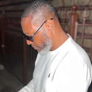 Meet your Posher, Troy